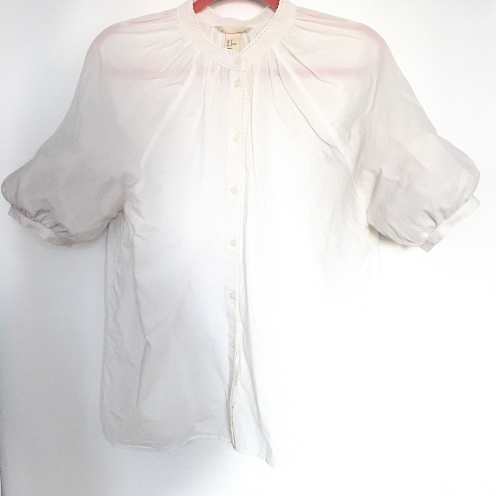 H&M white short sleeve button dwn eyelet details